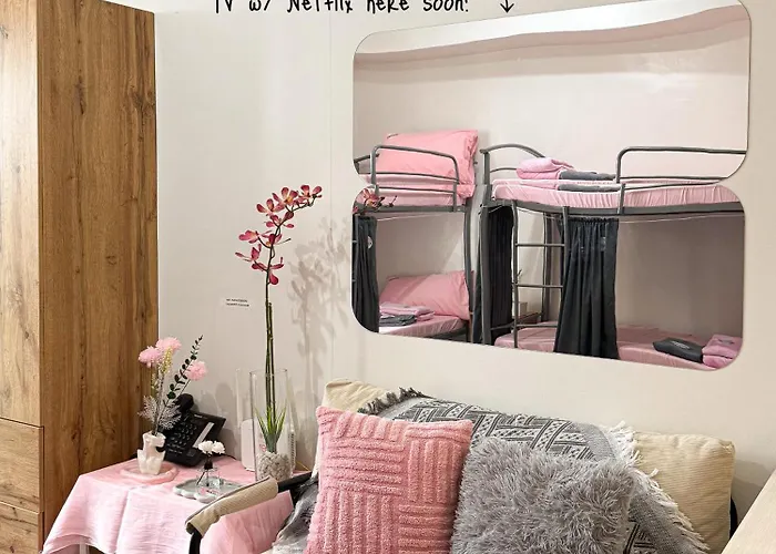 Roomies Spacious Fully Furnished With Balcony And Netflix For 4pax Manila