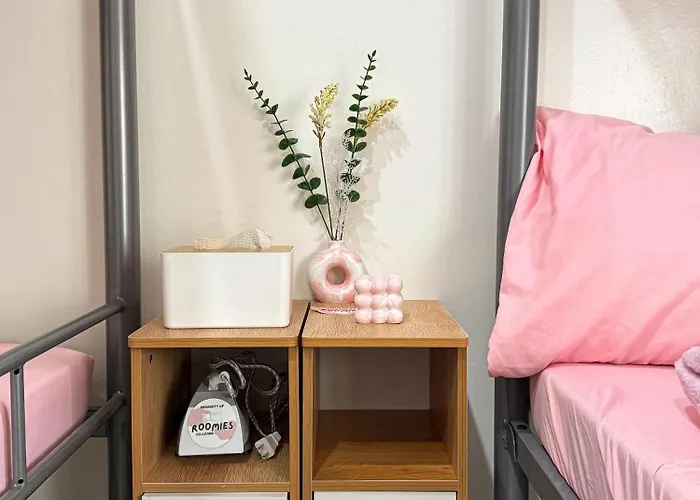 Roomies Spacious Fully Furnished With Balcony And Netflix For 4pax * Manila