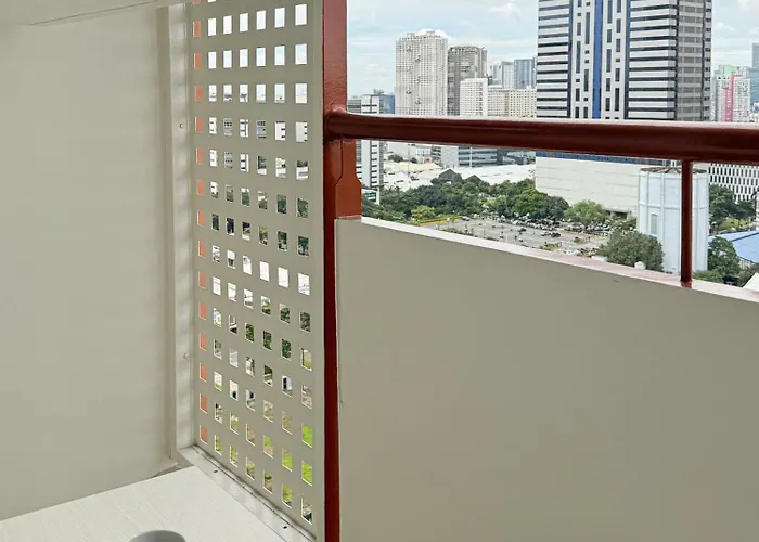Roomies Spacious Fully Furnished With Balcony And Netflix For 4pax *