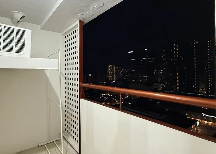 Aparthotel Roomies Spacious Fully Furnished With Balcony And Netflix For 4pax