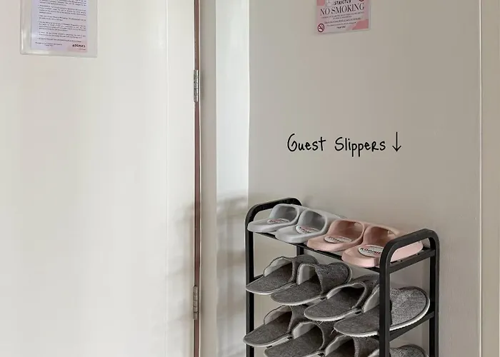 Roomies Spacious Fully Furnished With Balcony And Netflix For 4pax * Manila