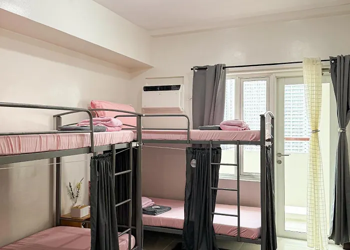 Roomies Spacious Fully Furnished With Balcony And Netflix For 4pax