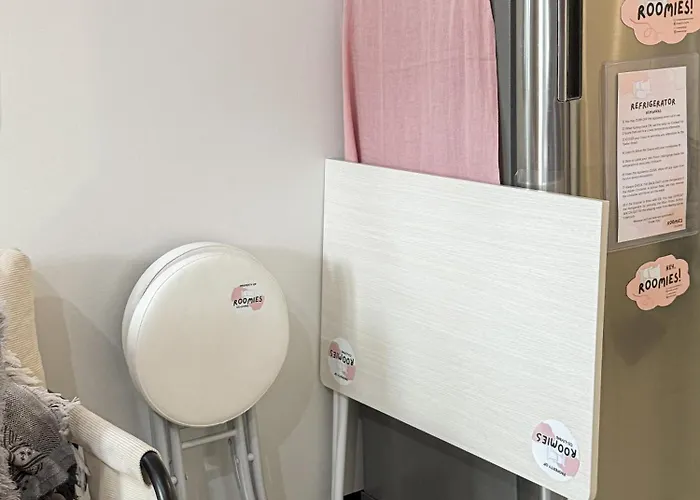 Roomies Spacious Fully Furnished With Balcony And Netflix For 4pax Aparthotel