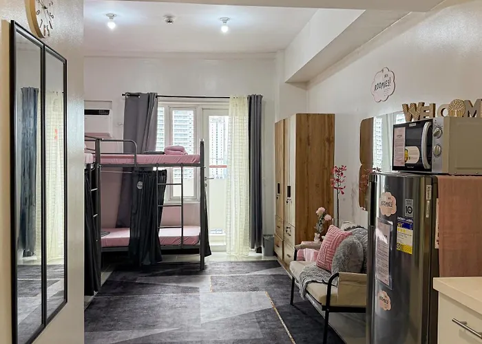 Roomies Spacious Fully Furnished With Balcony And Netflix For 4pax Aparthotel *